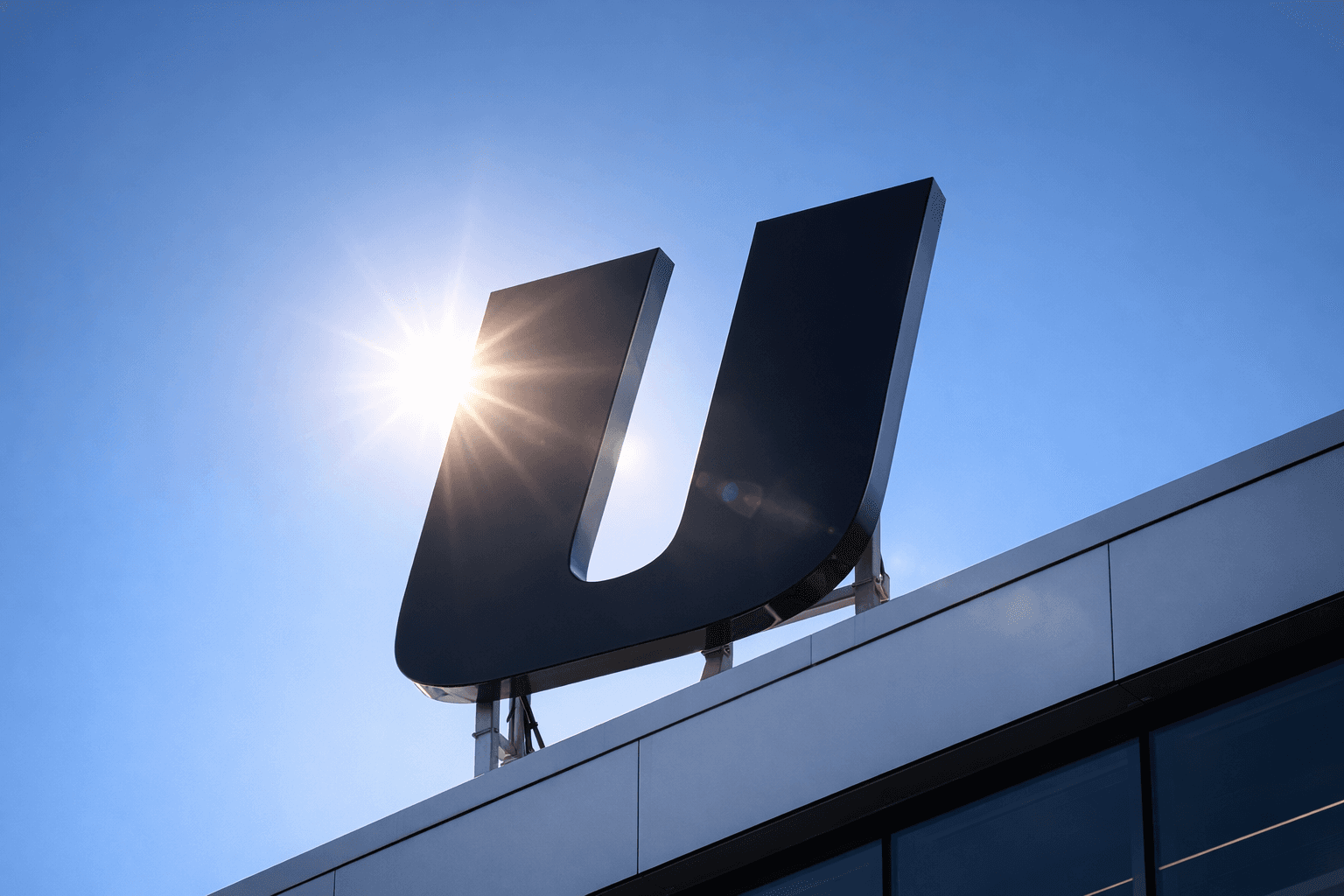 Unitree ships 5,511 humanoid robots as G1 becomes a viral street act