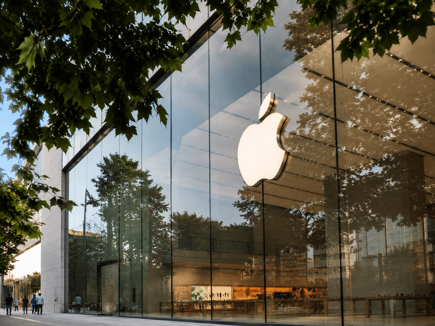 Apple's Siri AI arrives in iOS 27 beta, leans on Google Gemini