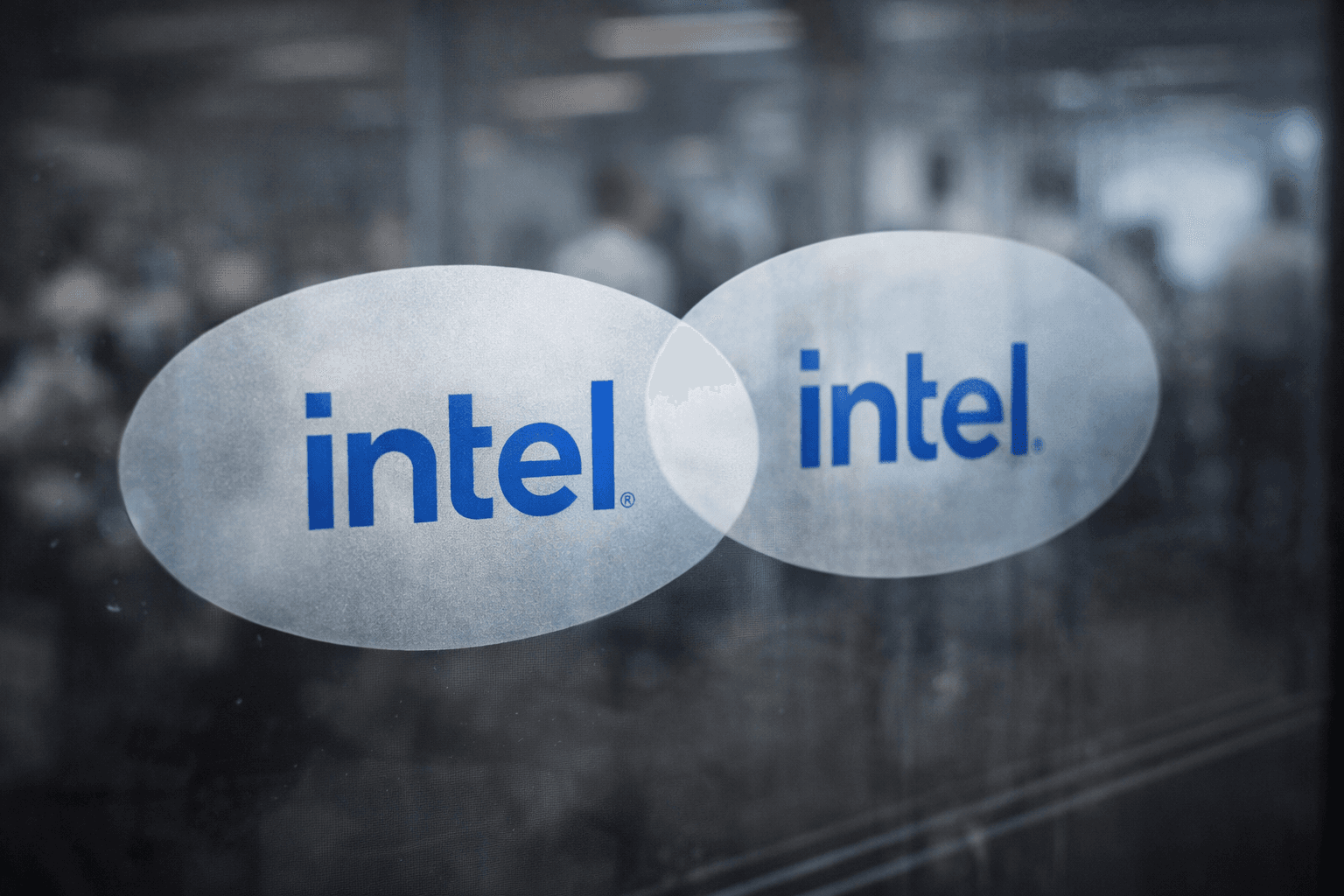 Intel jumps 9% after Trump announces Apple chip design deal